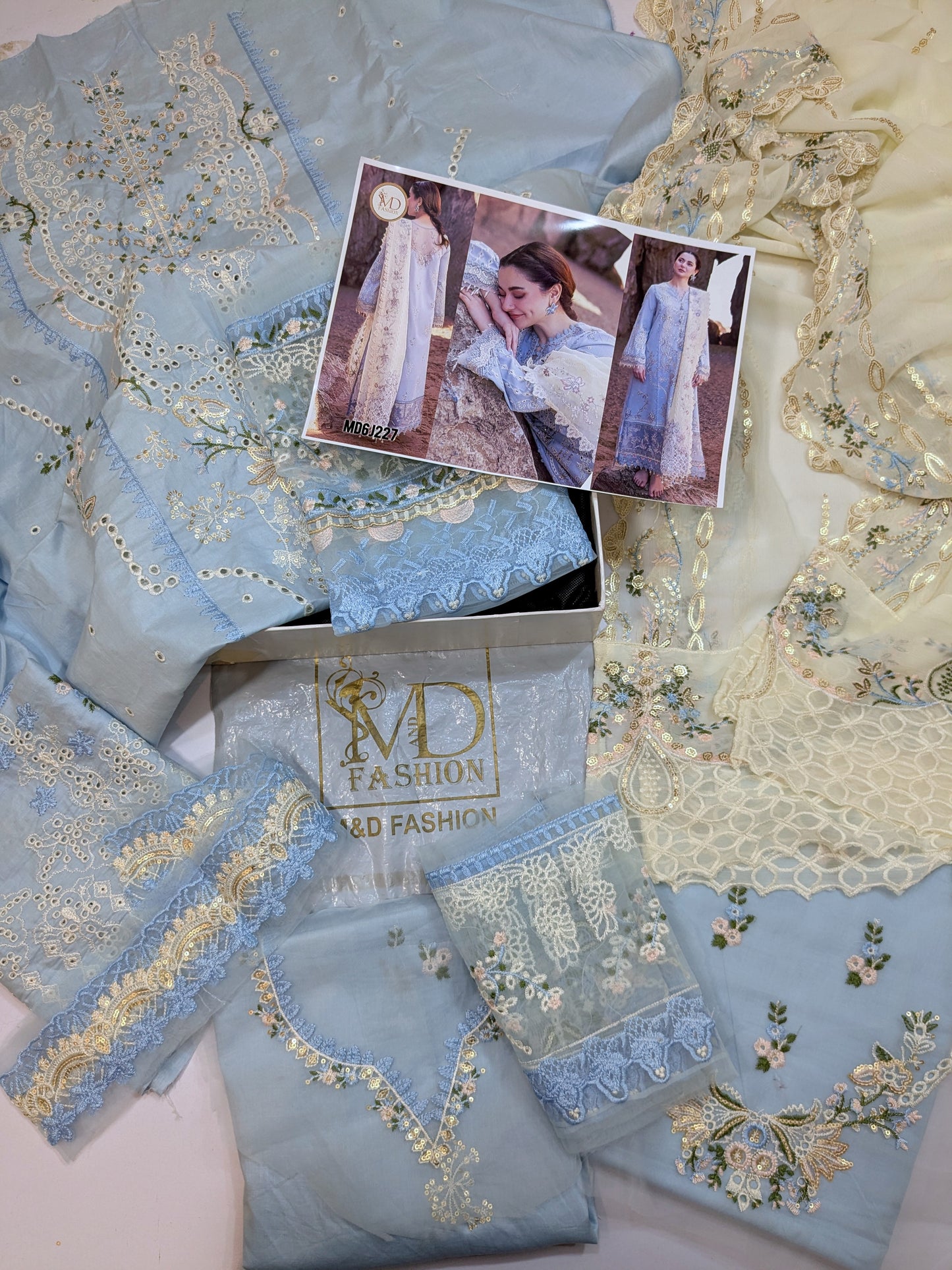 QALAMKAR FIRUZE CHIKANKARI LUXURY EMBROIDERED LAWN