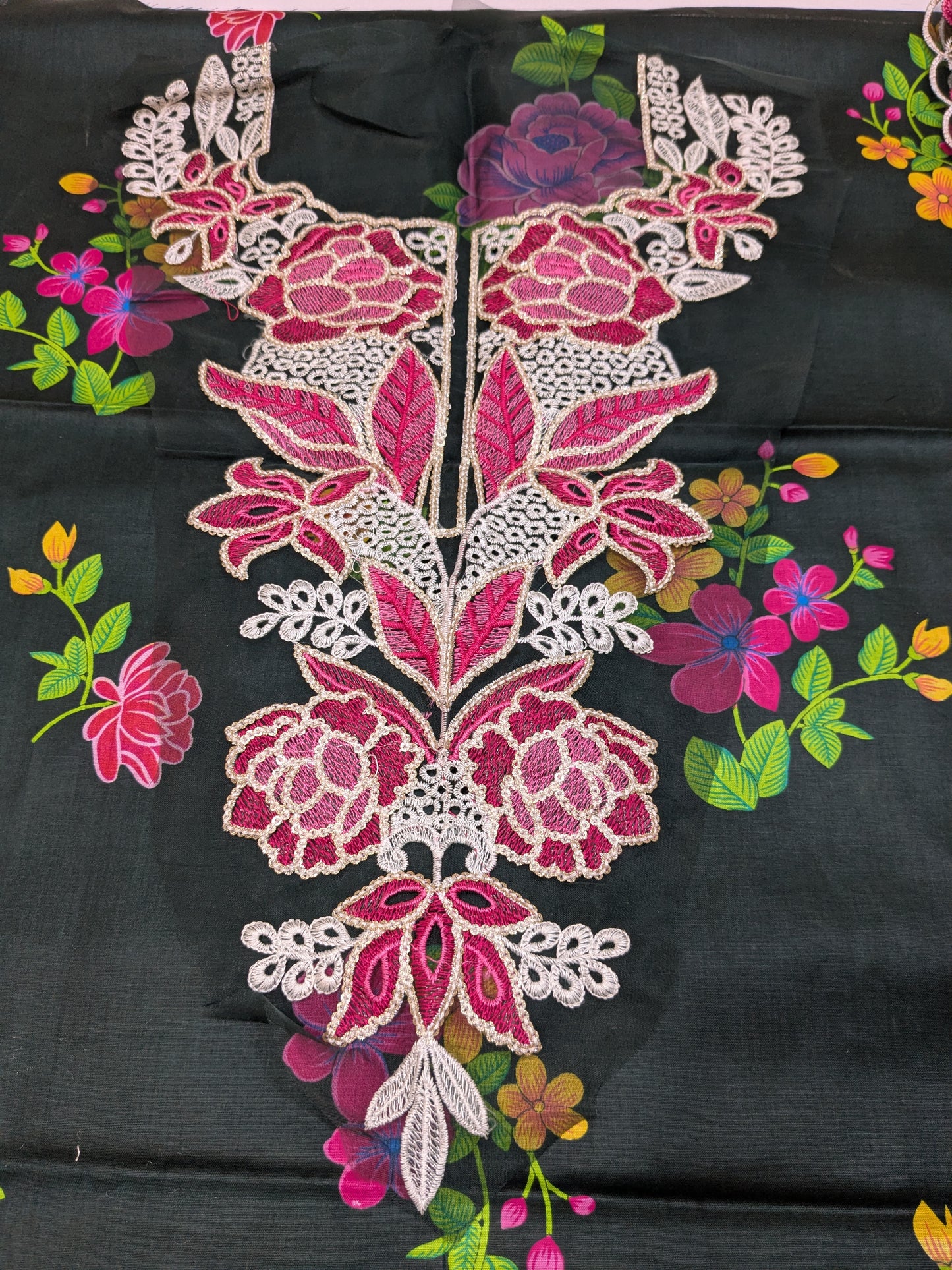 Aneela Tooba Green Lawn with ready chiffon duppata