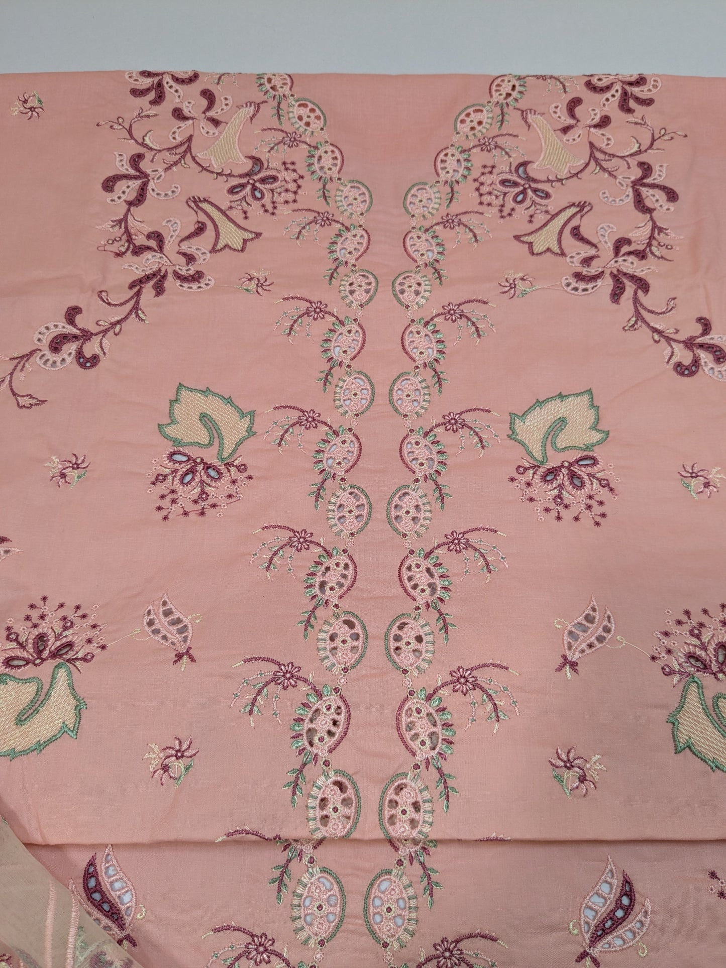 QALAMKAR HANIYA SAHIL KINARAY LUXURIOUS LAWN