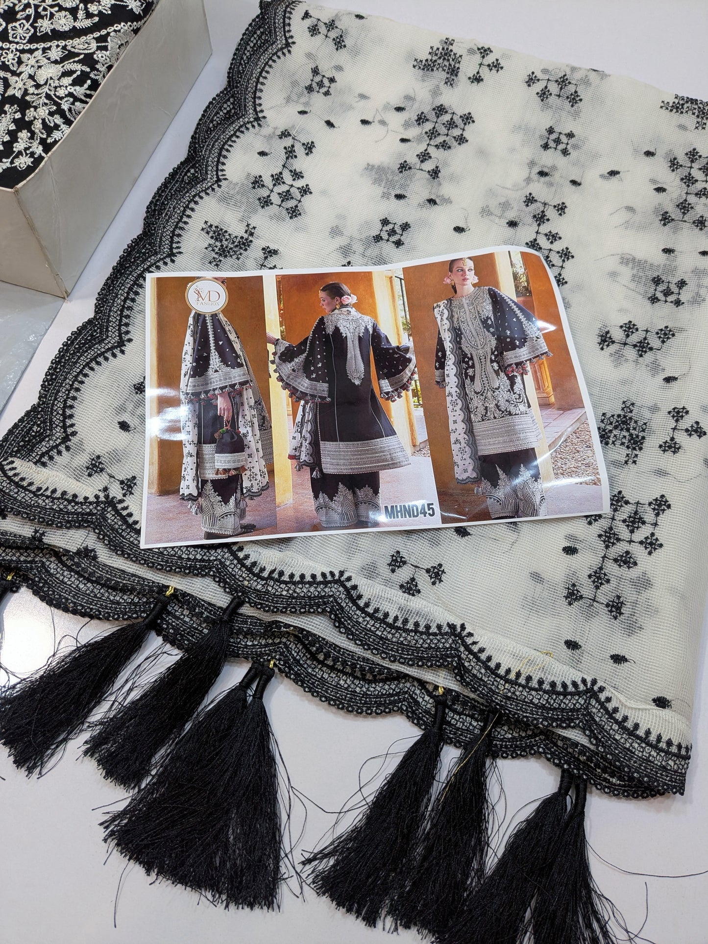 HUSSAIN REHAR LUXURIOUS LAWN CHIKENKARI SHAMS