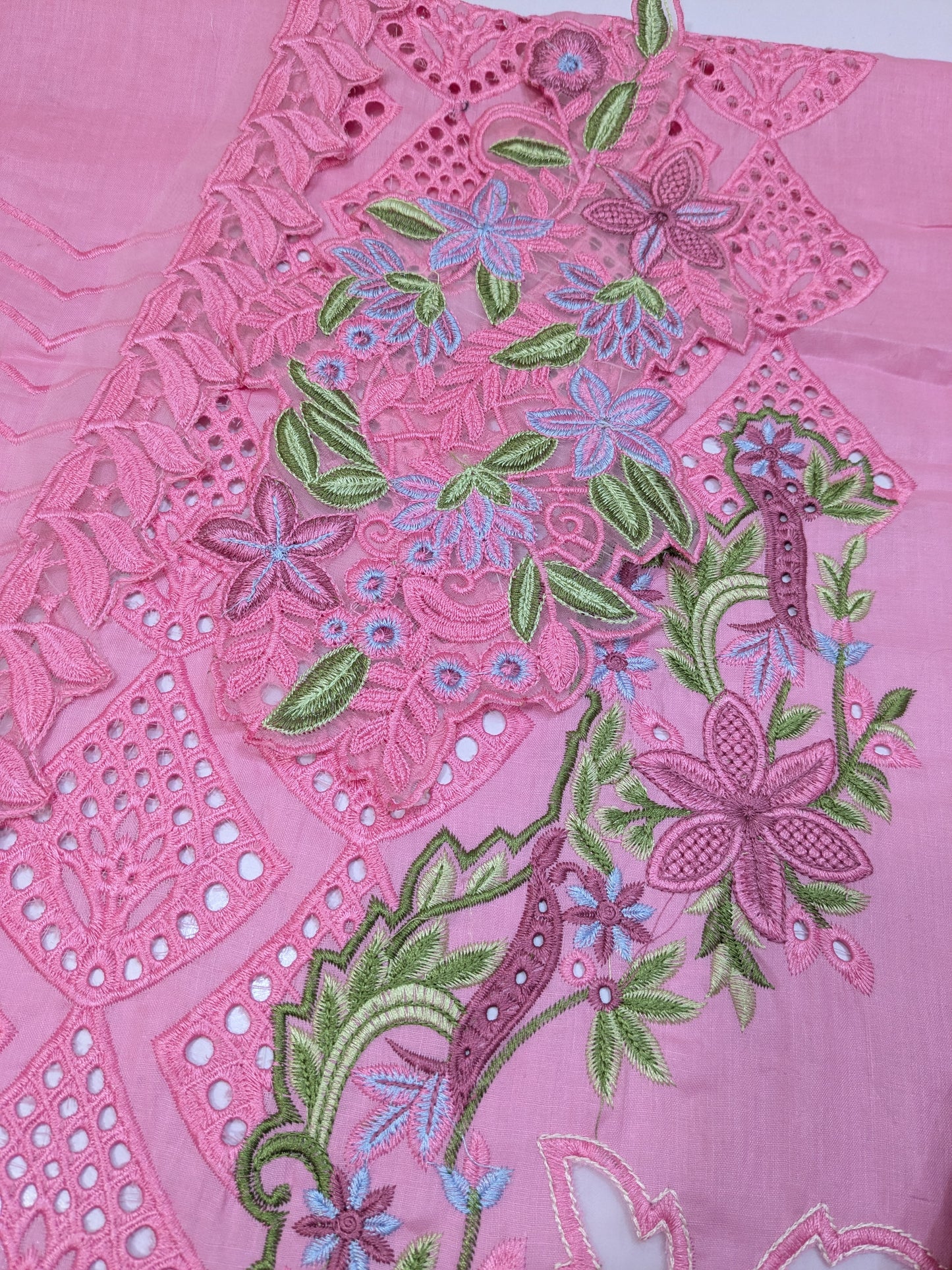 RANG RASIYA NATALIA ROSE PINK LUXURY CHIKANKARI LAWN 3 PIECE