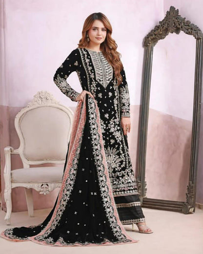 Aneela Sumbul Black Velvet Luxurious Look