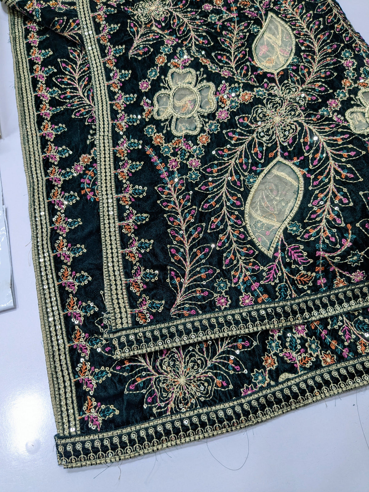 Evergreen Velvet Suit Cutwork Carving Heavy Shawl