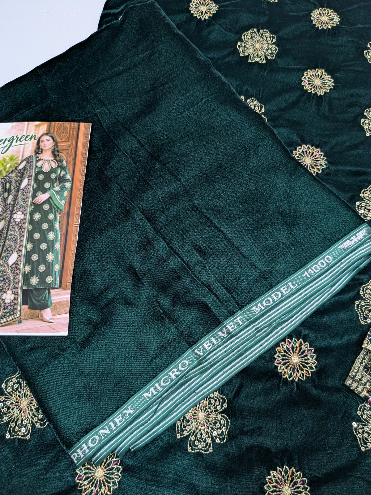 Evergreen Velvet Suit Cutwork Carving Heavy Shawl