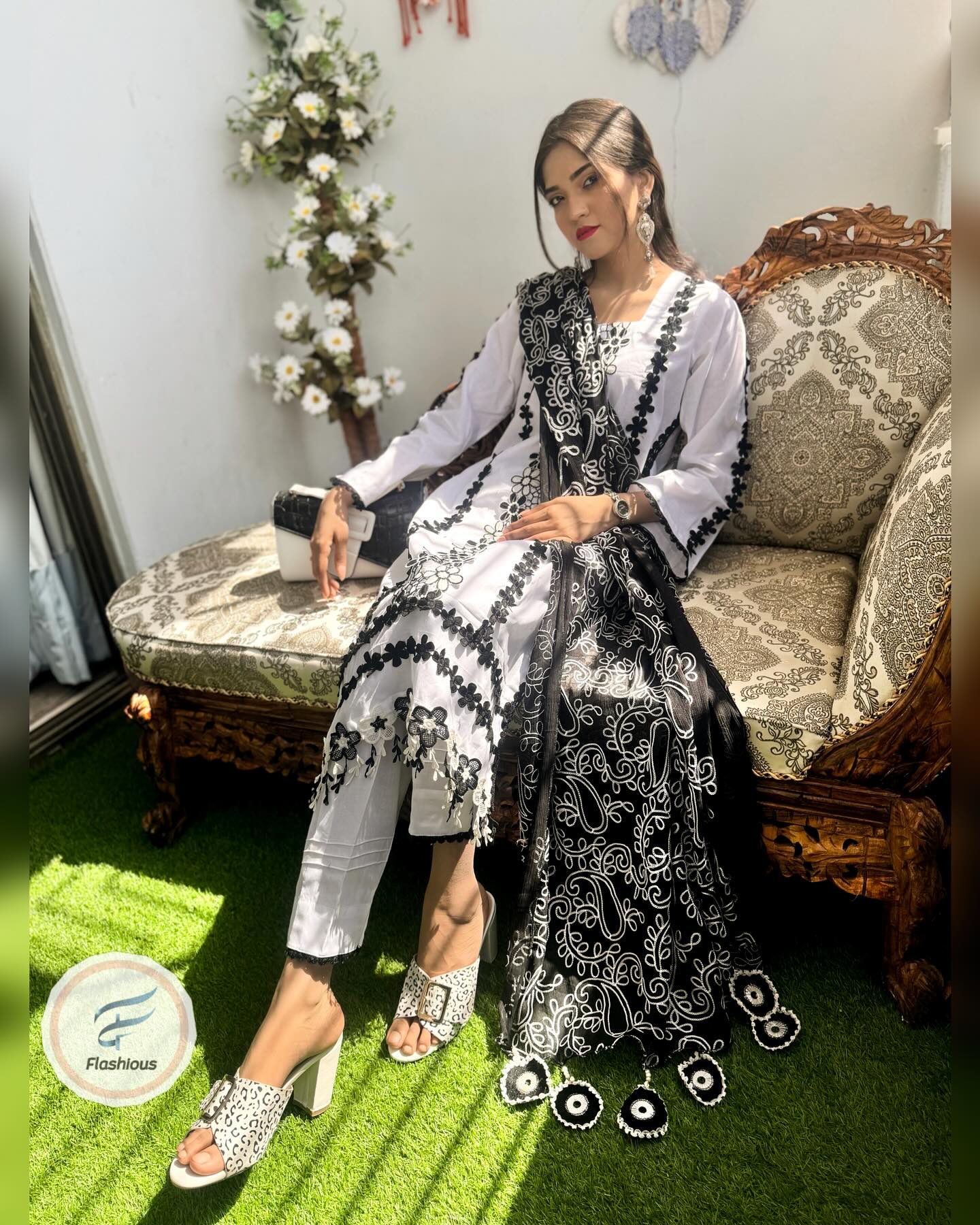 Magical White 3 Piece Complete Stitched Suit