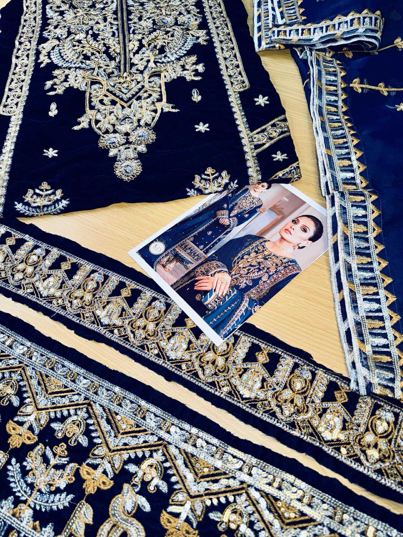 Asim Jofa Makhmal BLUE Ayeza Khan Edit Collection