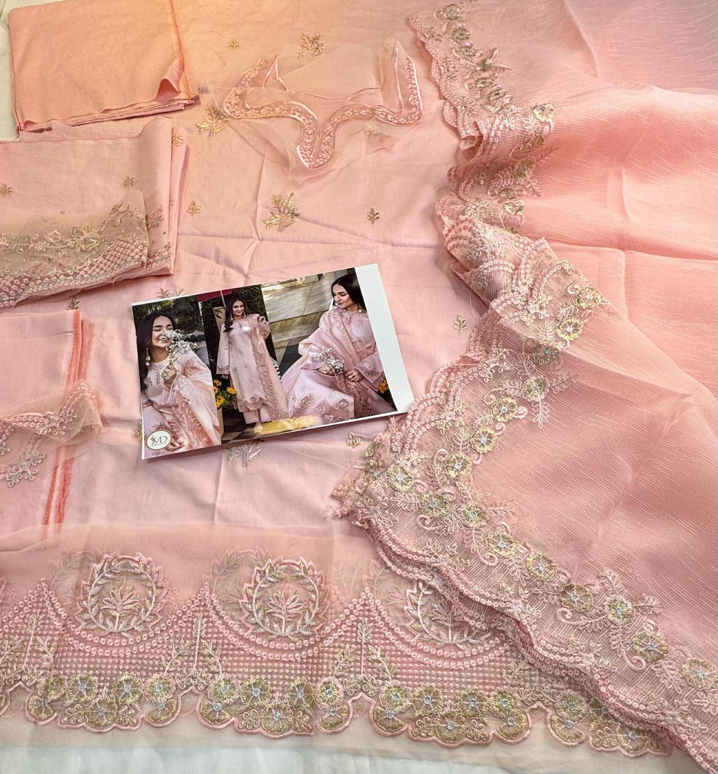 Rang Rasiya Eshal Luxury Lawn Embroidered