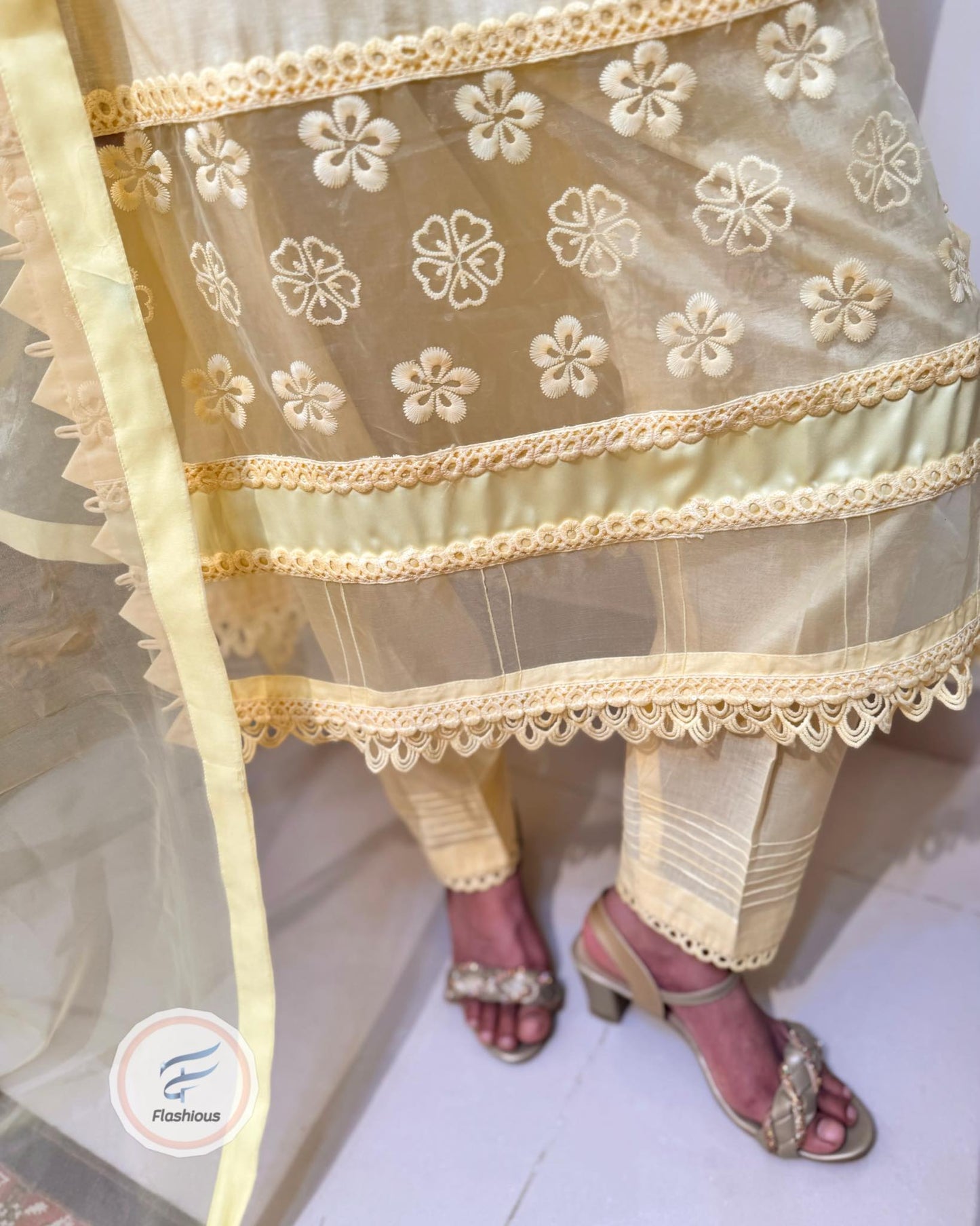 LEMON Lawn & Organza Sensations 3-Piece Ready To Wear