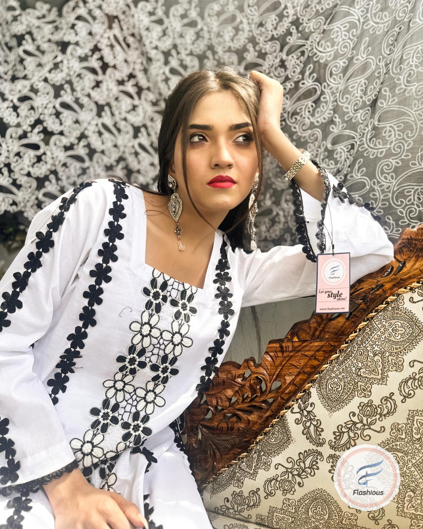 Magical White 3 Piece Complete Stitched Suit