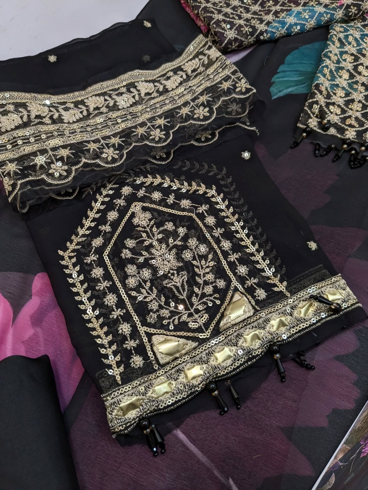 Iznik Embroidered Chiffon Digital Print Maxi Lahenga