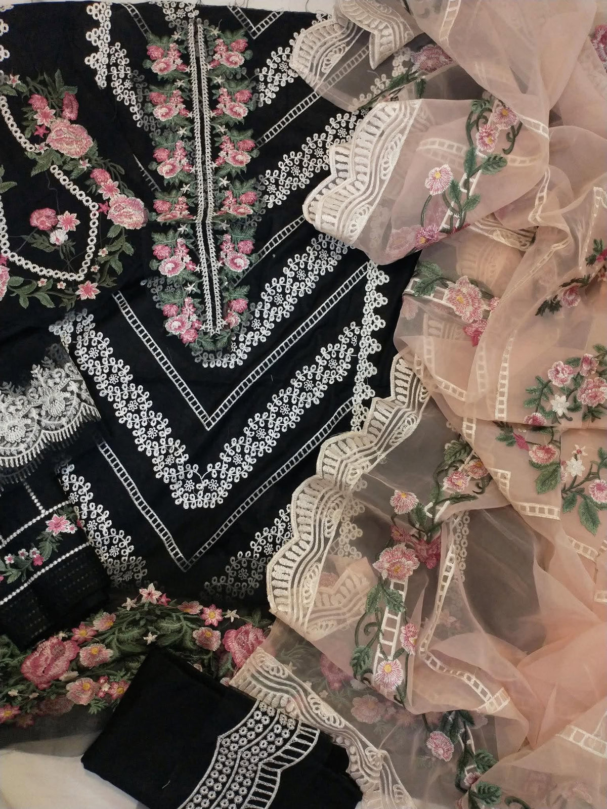 CRIMSON INSPIRED MIDNIGHT LAWN CHIKENKARI