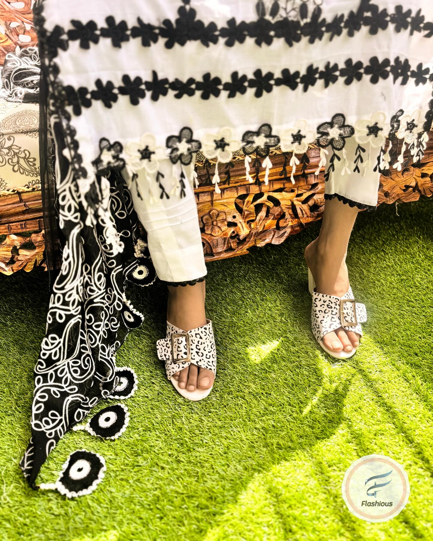 Magical White 3 Piece Complete Stitched Suit