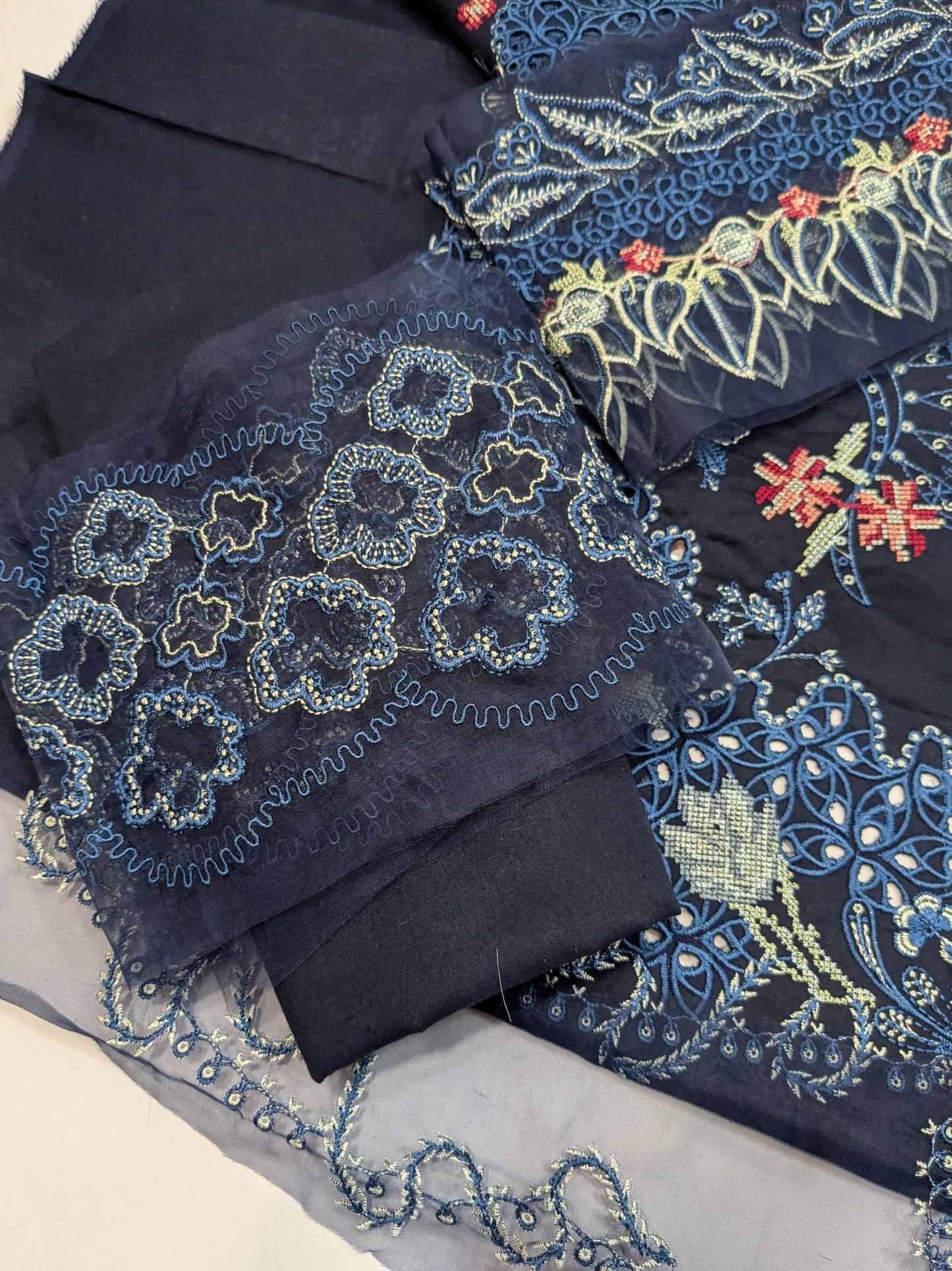 QALAMKAR ESMA SAHIL LUXURIOUS LAWN