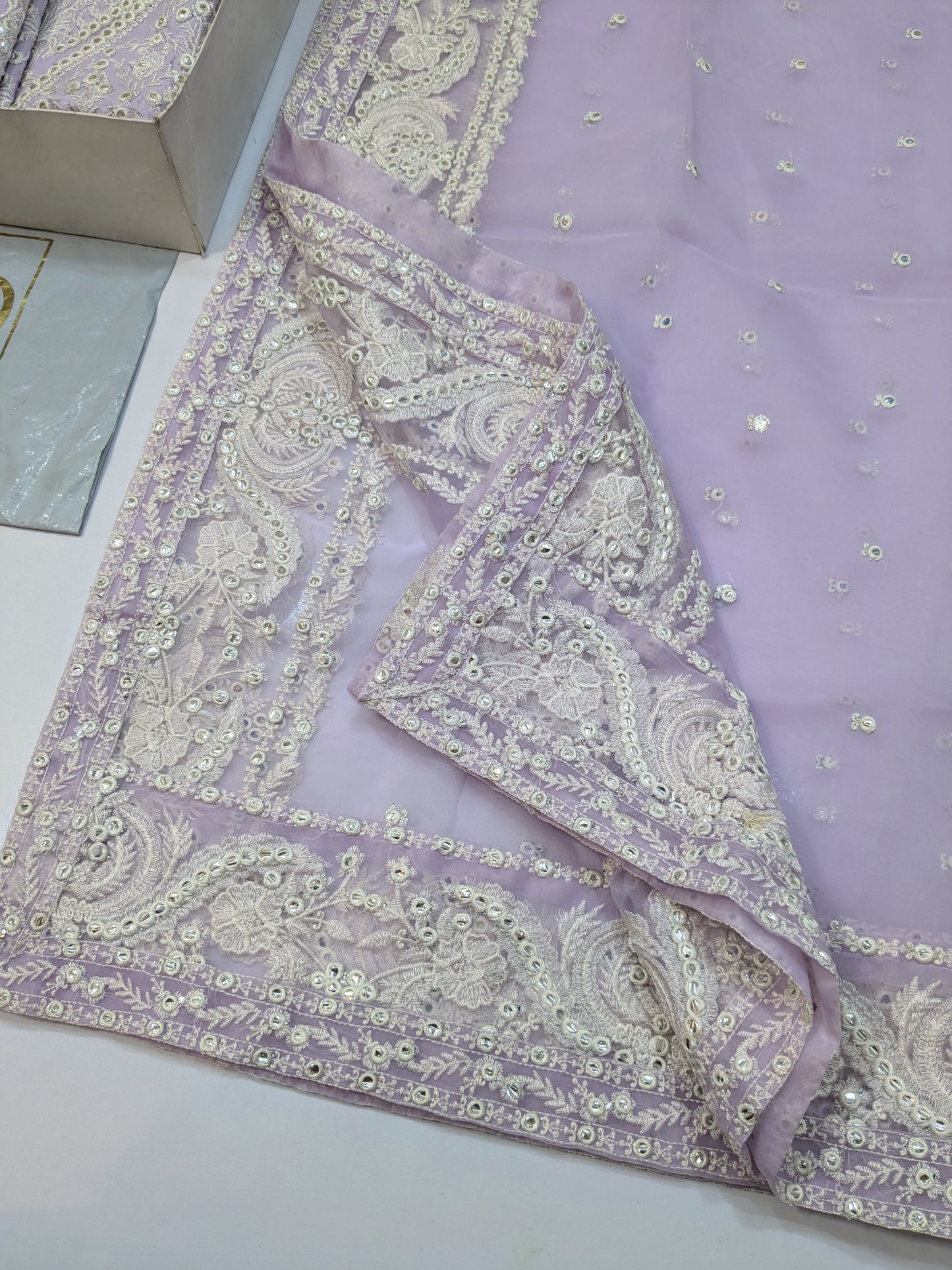 AFROZEH VAELIS LUXURIOUS LAWN FOIL WORK