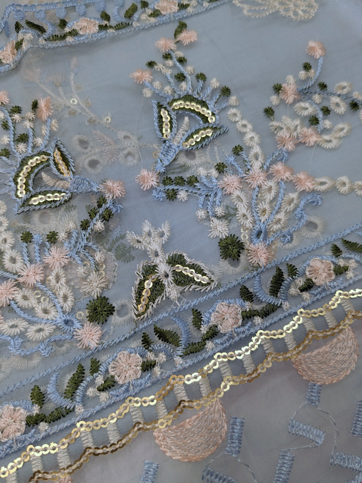 QALAMKAR FIRUZE CHIKANKARI LUXURY EMBROIDERED LAWN