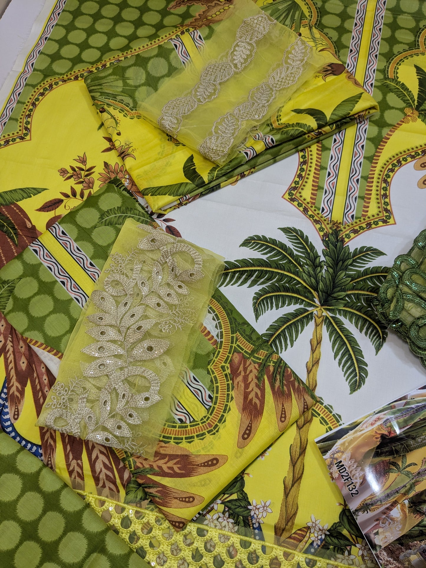 MPRINT MARIAB LAWN 5B DIGITAL PRINTED EMB