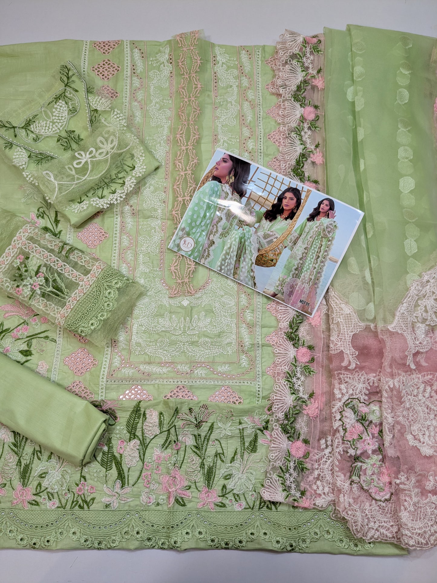 CRIMSON  SEAFOAM GREEN LUXURY LAWN DIL DUPPATA