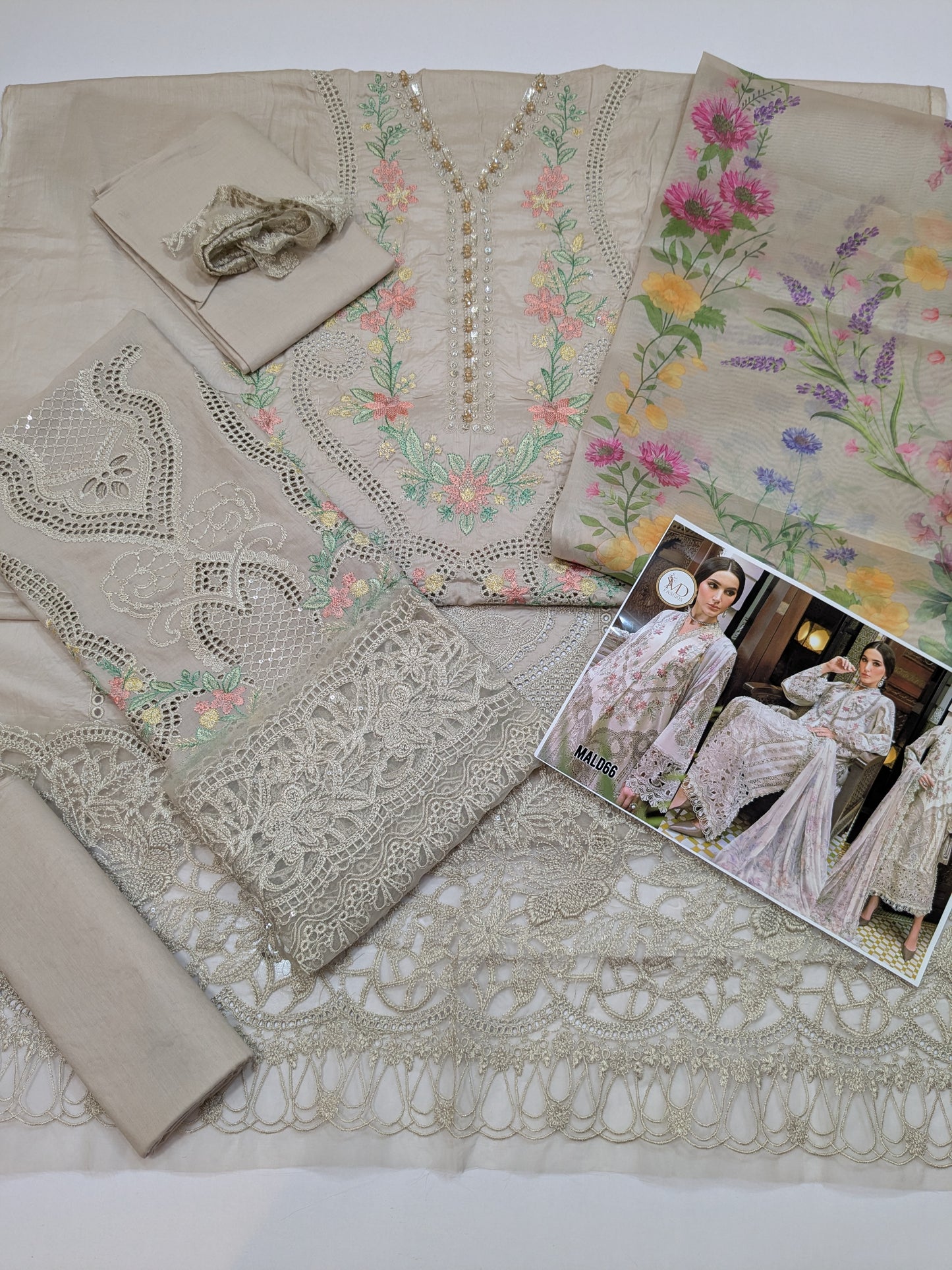 MARIA B AISH WHITE LUXURIOUS CHIKENKARI LAWN