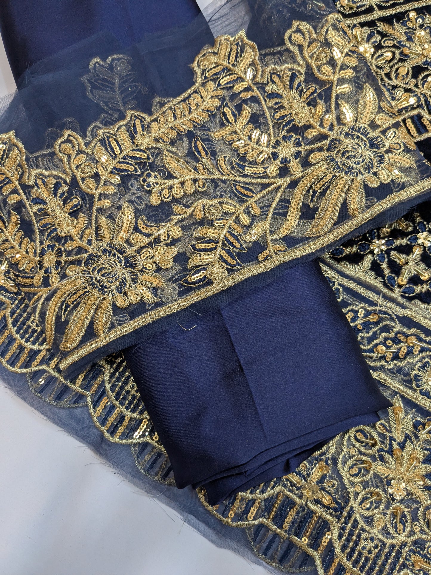 GULAAL INSIYA HAND EMBELLISHED BLUE VELVET 3PC