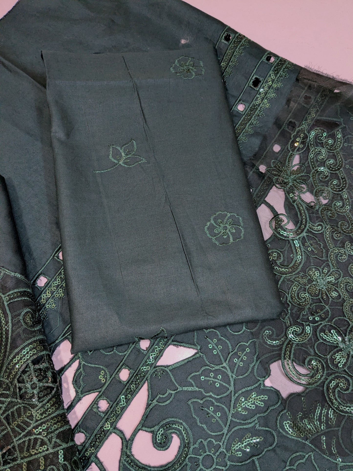 MAHNUR GREEN LUXURIOUS CHIKENKARI LAWN