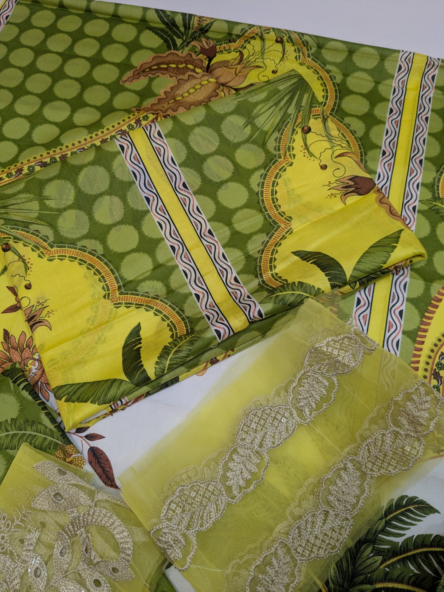 MPRINT MARIAB LAWN 5B DIGITAL PRINTED EMB