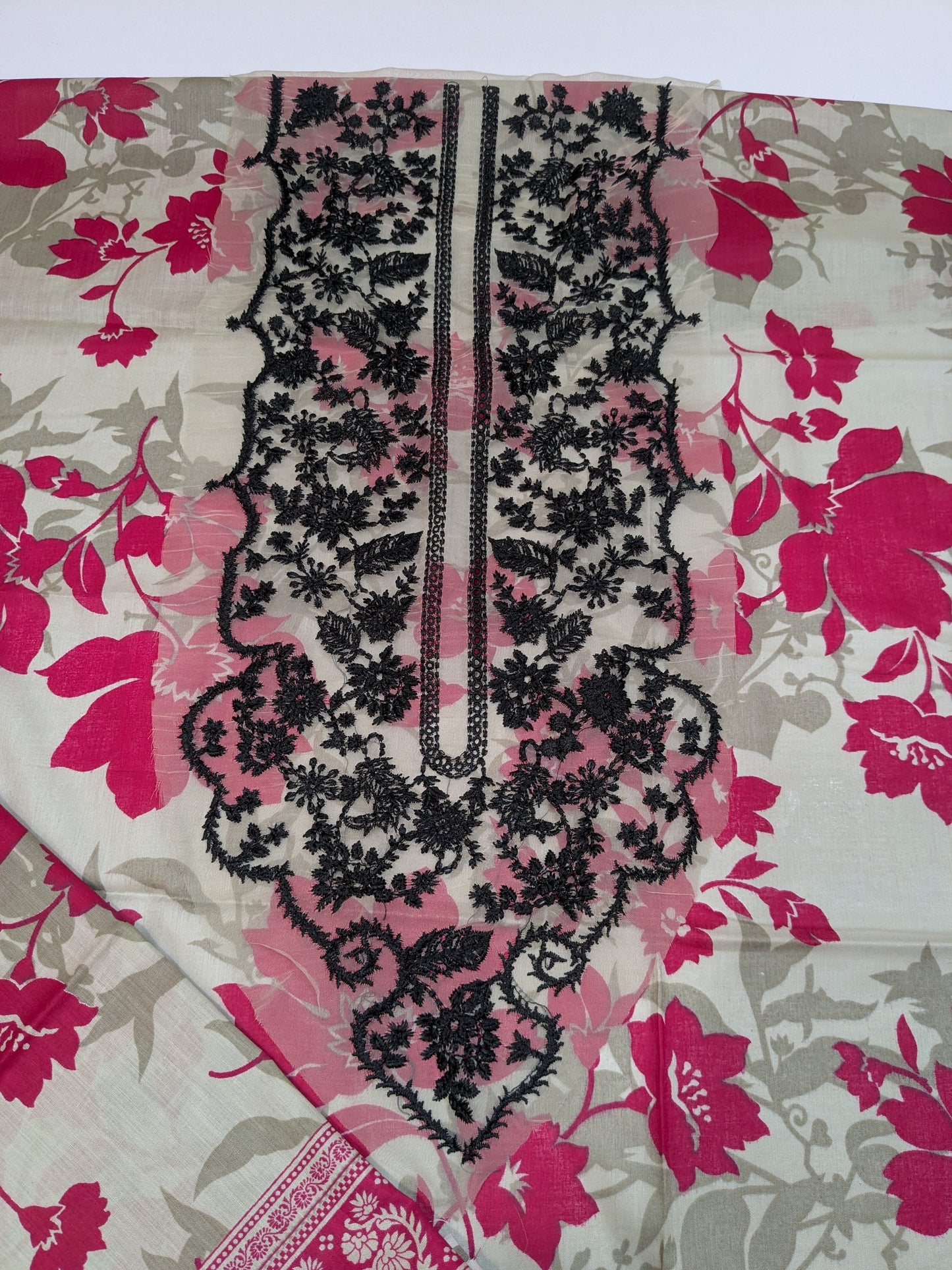 ZAINAB CHOTANI NYSA LAWN PRINTED EMBROIDERED
