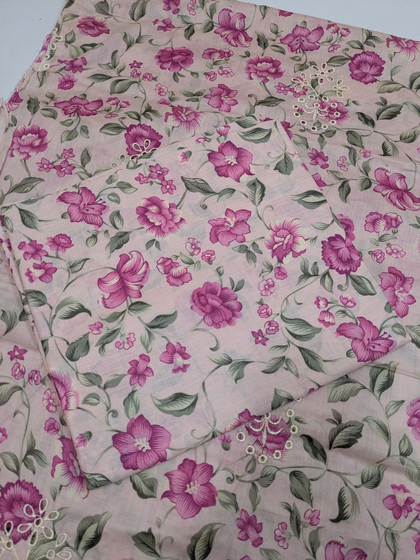 MAHNUR LOTUS LAWN EMBROIDERED 3pc