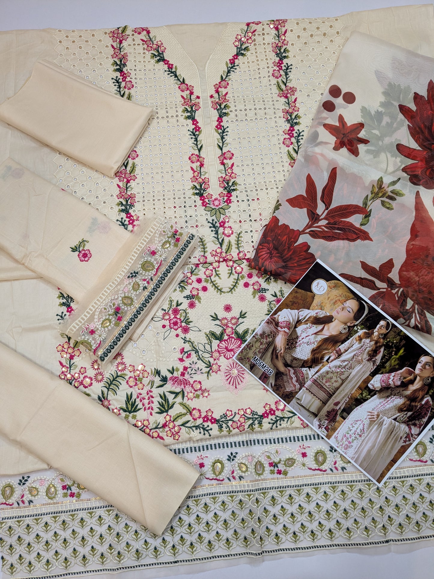 MAHNUR AMELIA LUXURIOUS CHIKENKARI LAWN