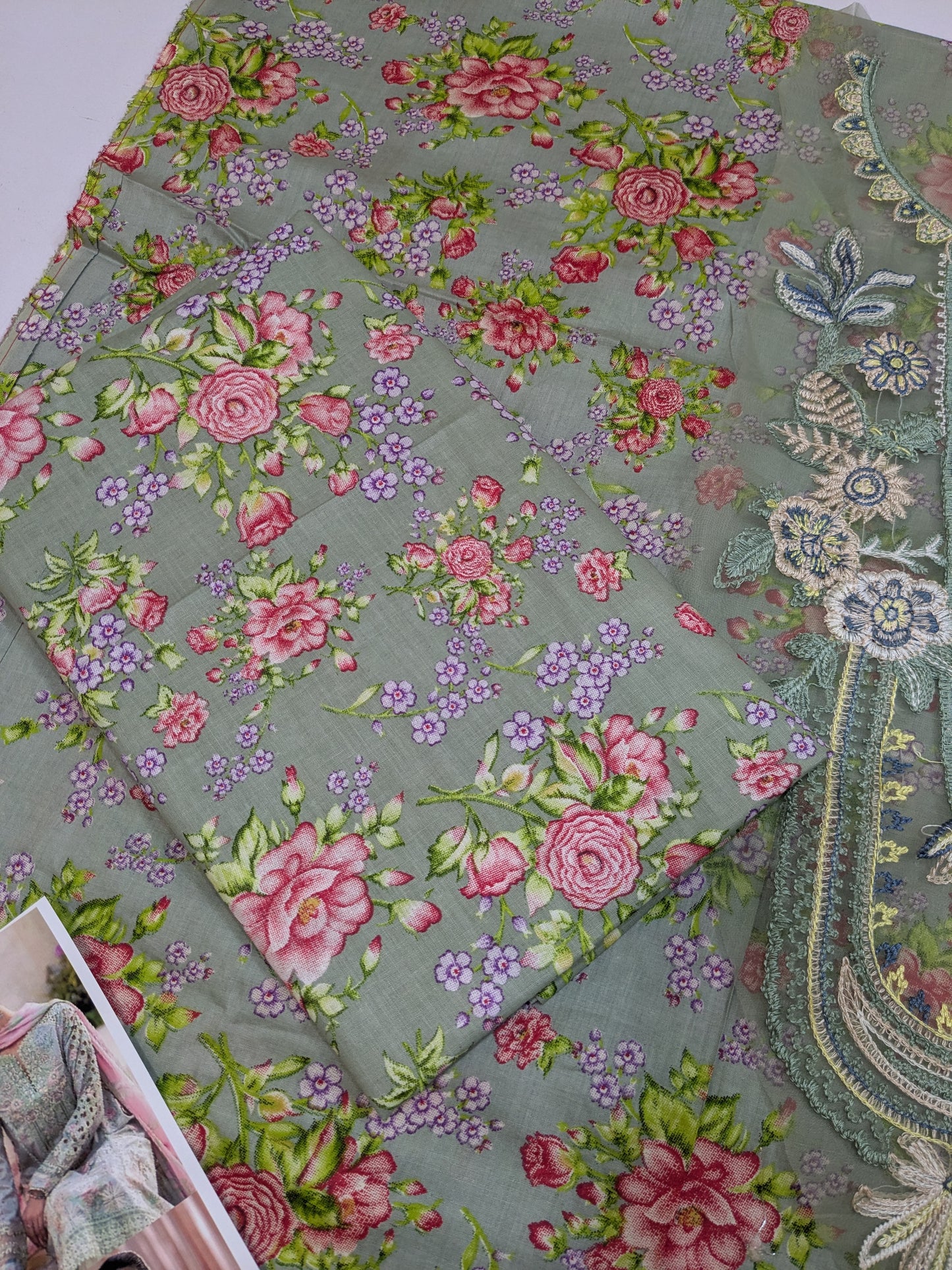 IZNIK LAWN EMBROIDERED WITH READY DUPPATA