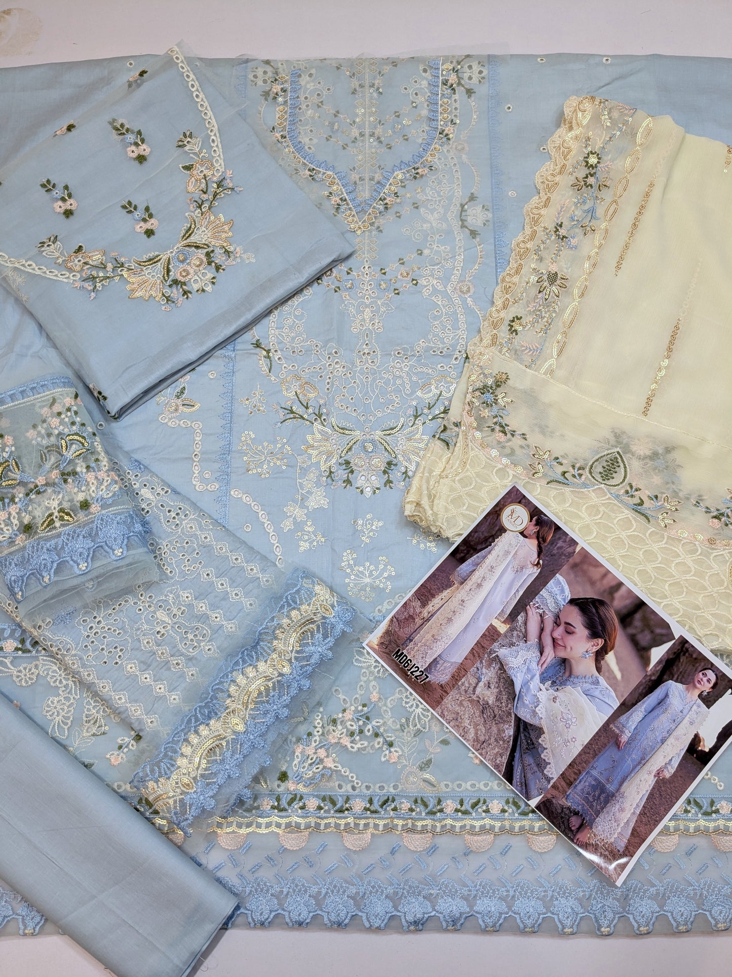 QALAMKAR FIRUZE CHIKANKARI LUXURY EMBROIDERED LAWN