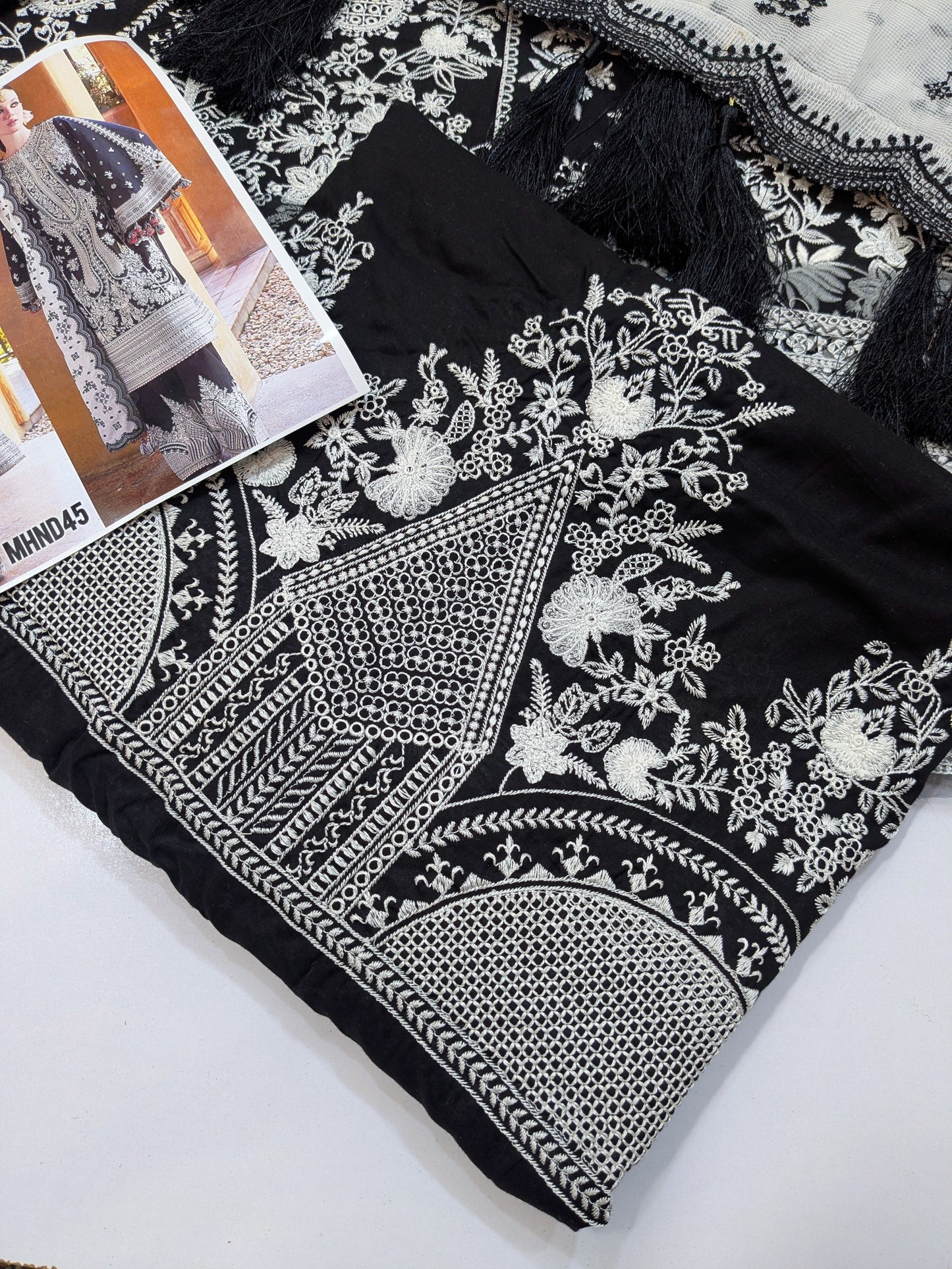 HUSSAIN REHAR LUXURIOUS LAWN CHIKENKARI SHAMS