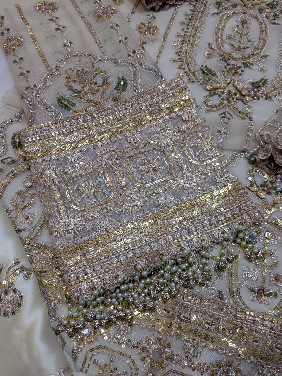 AKBAR ASLAM INSPIRED MEHRUNISA LUXURIOUS GHARARA