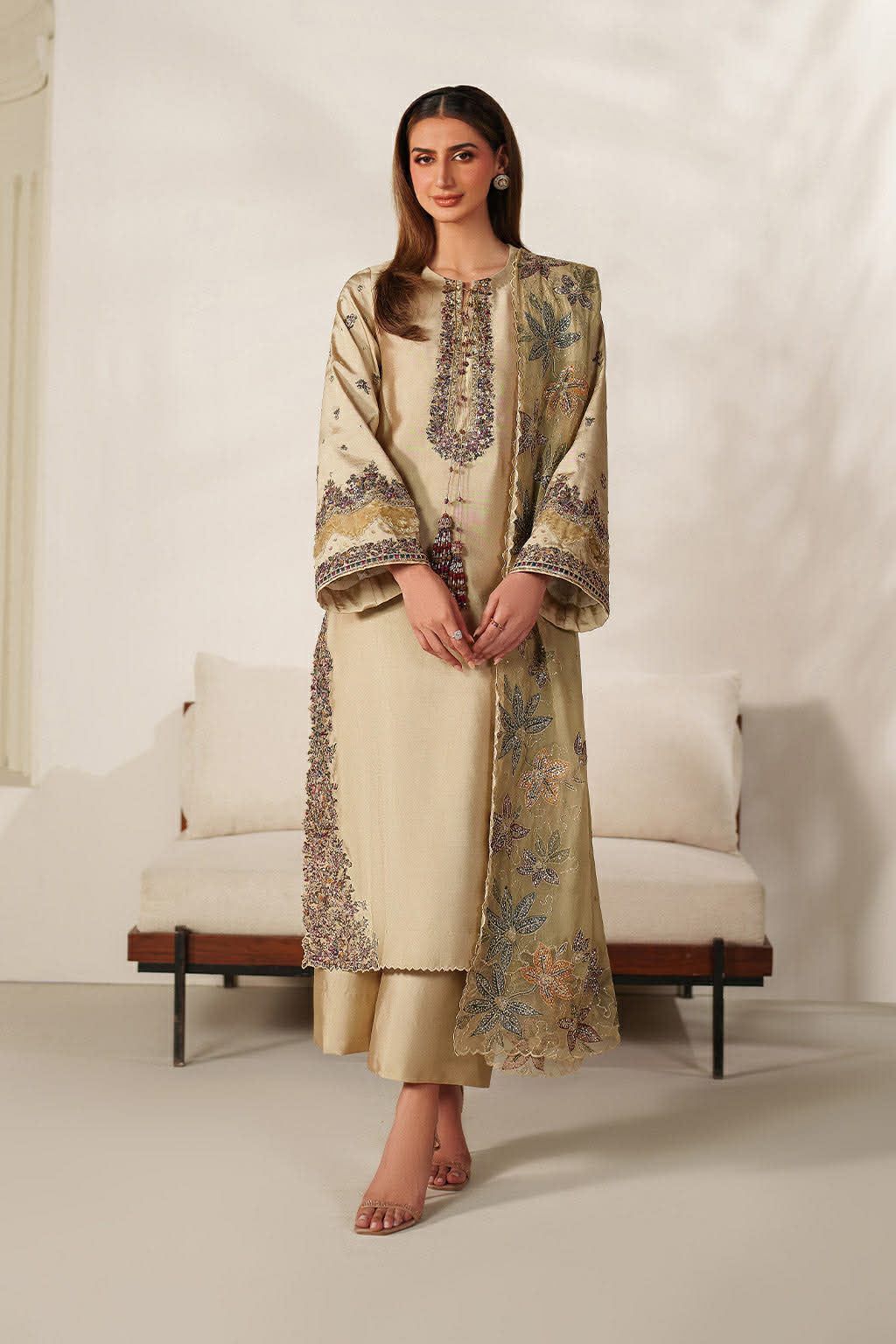 IZNIK FAWB SILK EMBROIDERED