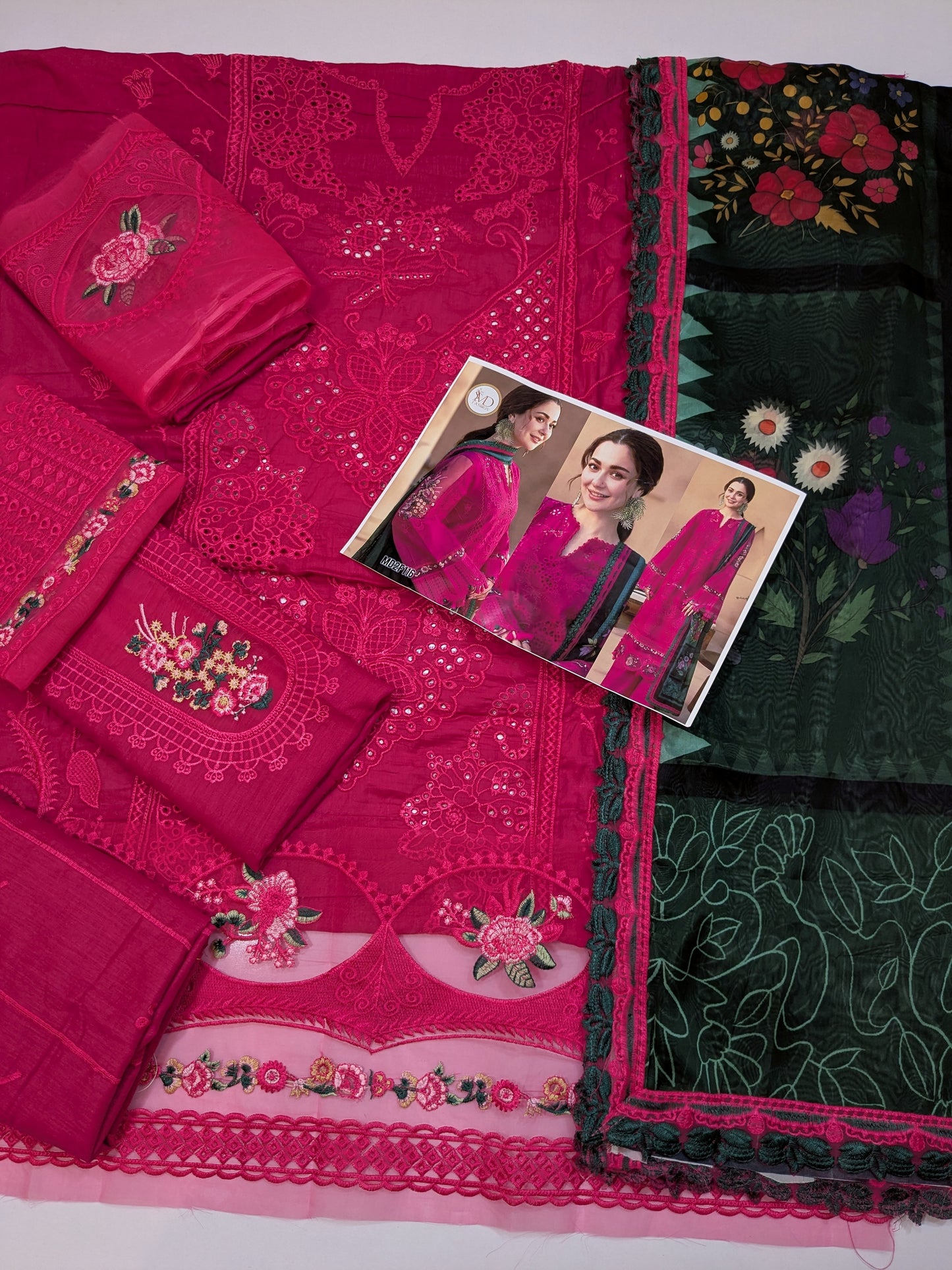 SAIRA RIZWAN HANIA CHIKENKARI EMBROIDERED LAWN