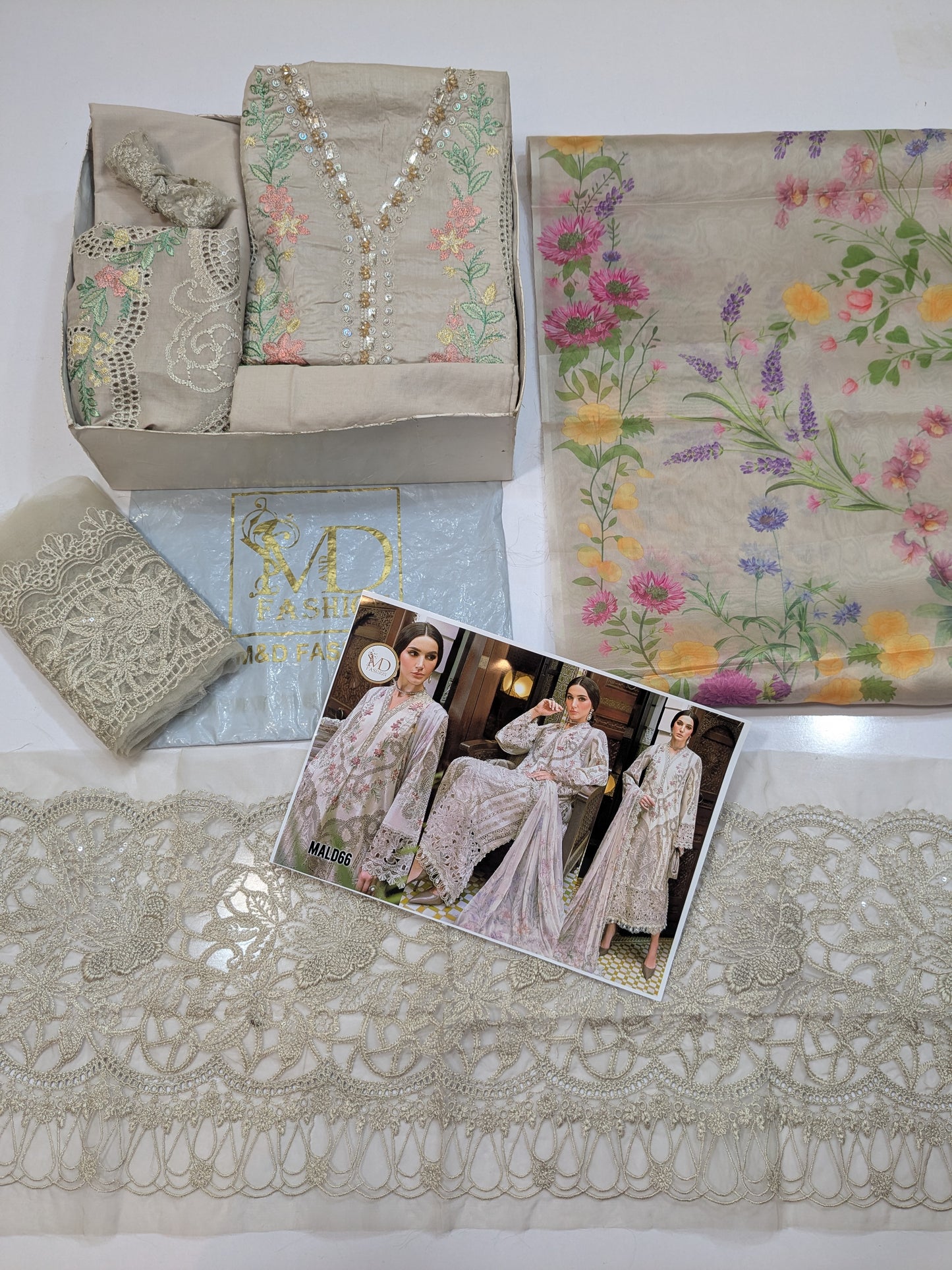 MARIA B AISH WHITE LUXURIOUS CHIKENKARI LAWN