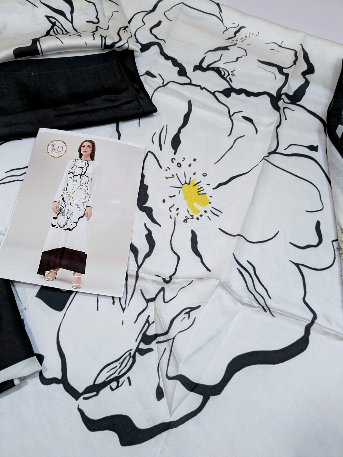 LULUSAR BLACK WHITE DIGITAL SILK