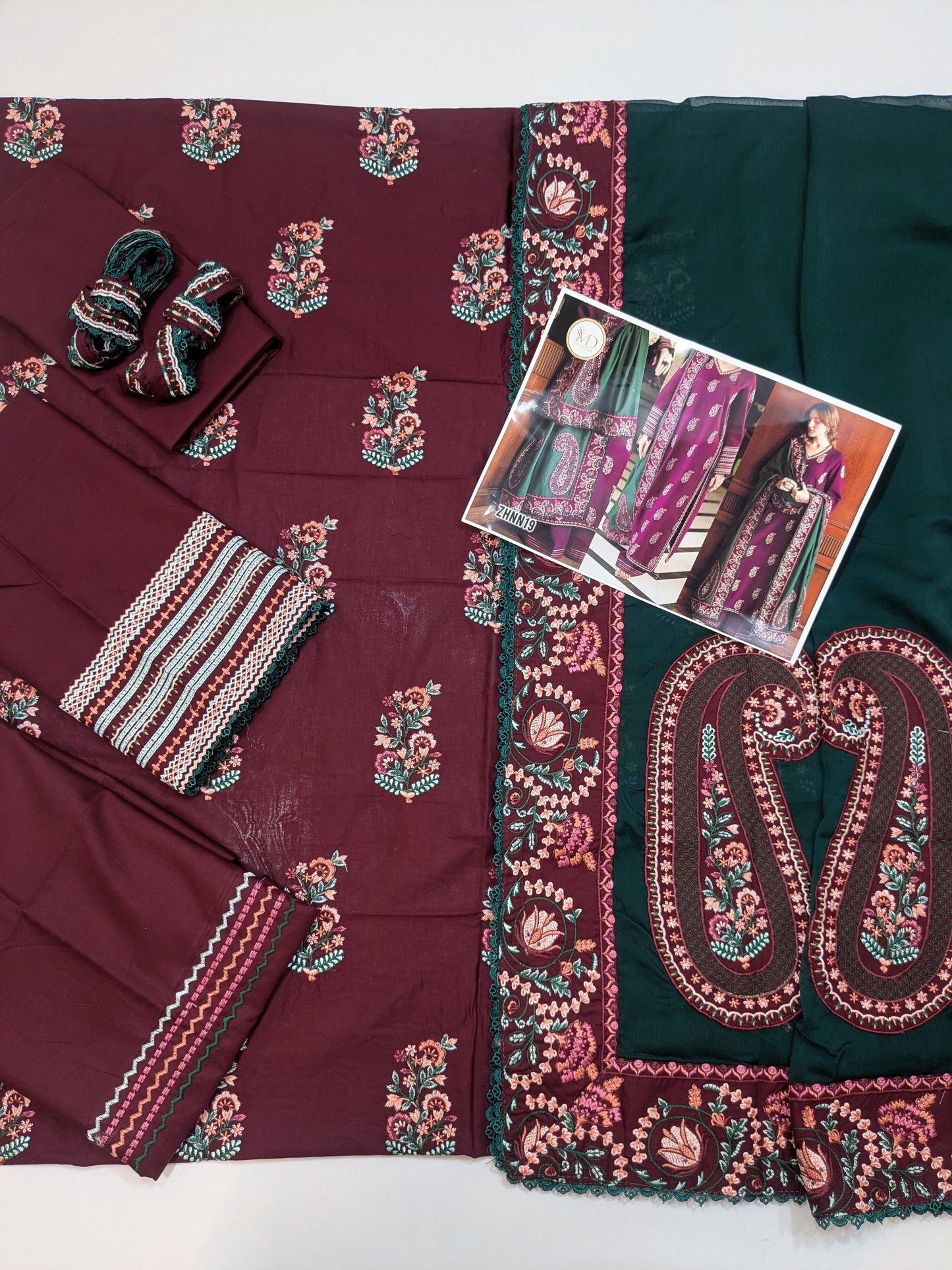 BATIK LUXURIOUS COTTON EMBROIDERED UNSTICH