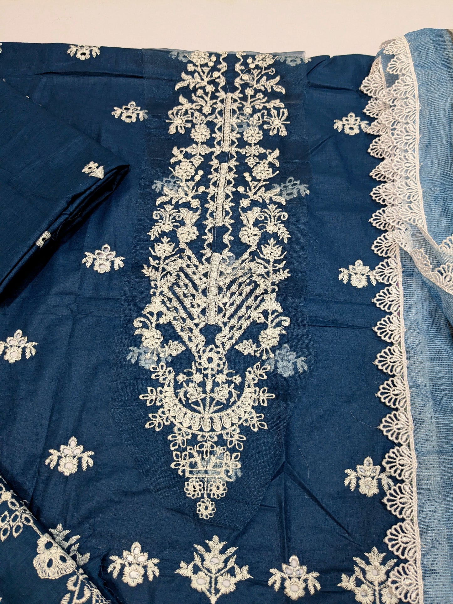 ZAINAB CHOTANI ZINC LAWN EMBROIDERED
