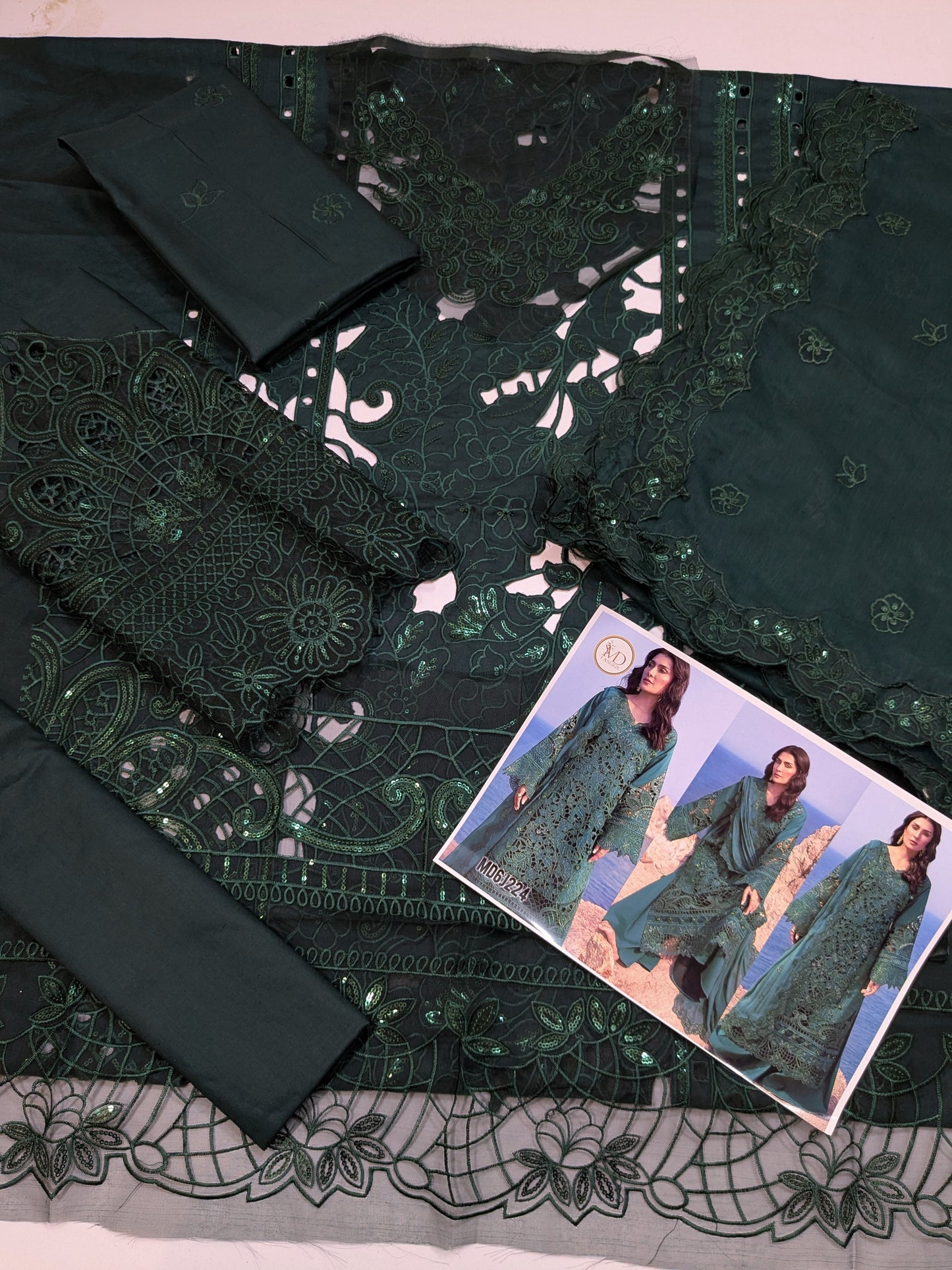 MAHNUR GREEN LUXURIOUS CHIKENKARI LAWN