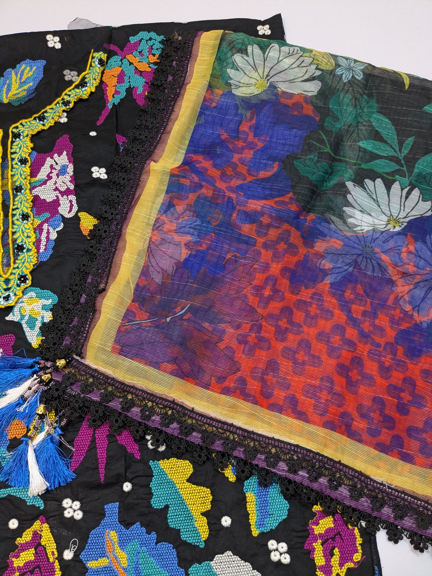 MUSHQ ESMEL AMARIN BLACK MULTI LUXURIOUS LAWN