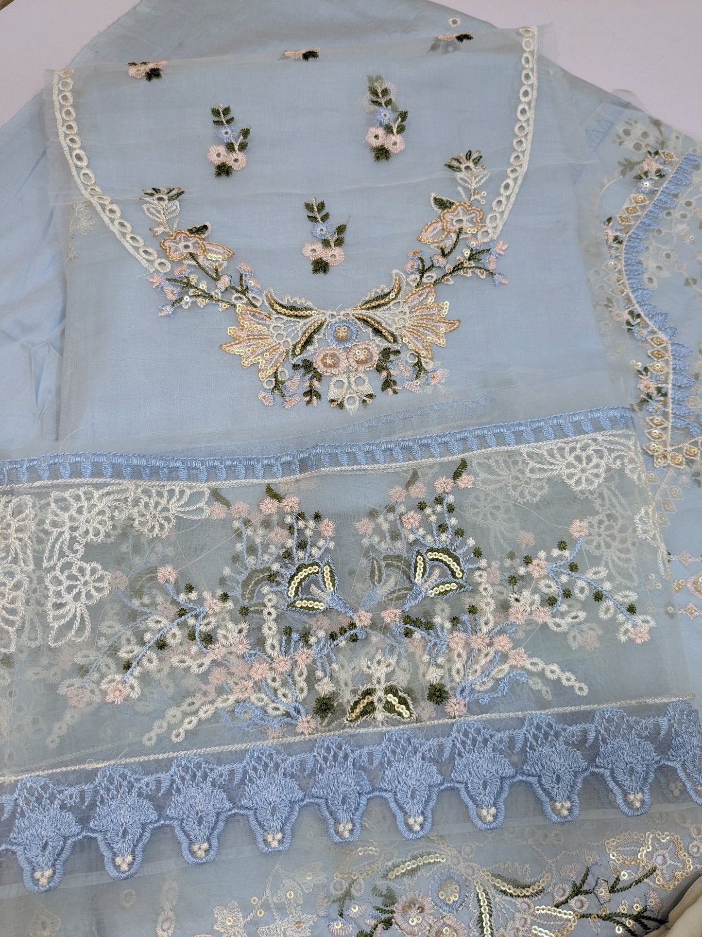 QALAMKAR FIRUZE CHIKANKARI LUXURY EMBROIDERED LAWN