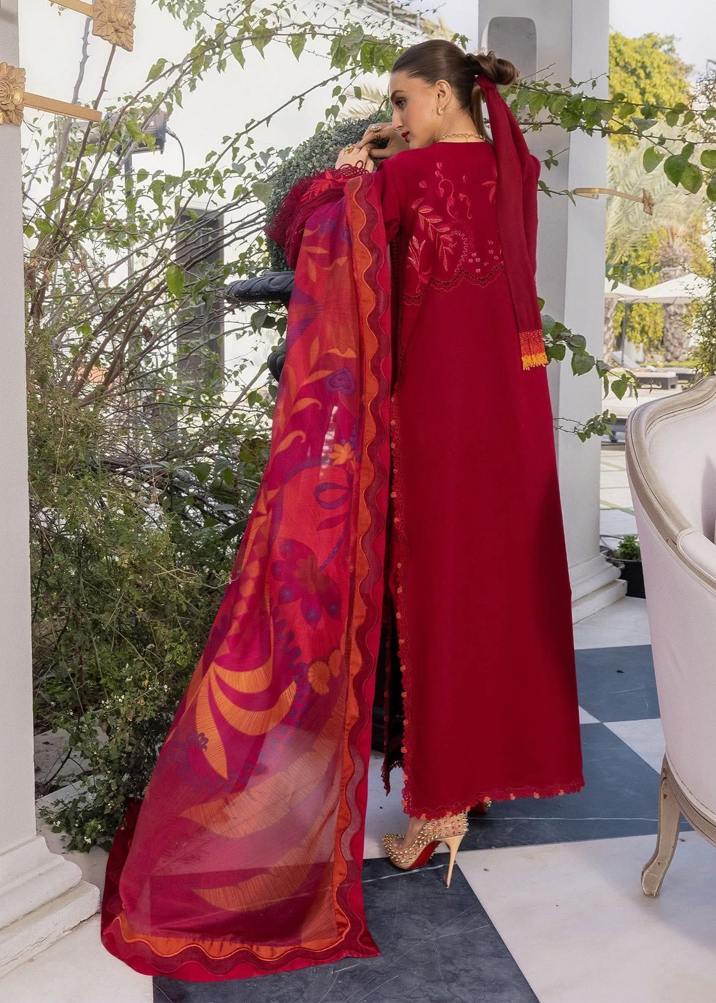 CRIMSON BEAUTY IN BLOOM D3A LUXURIOUS LAWN
