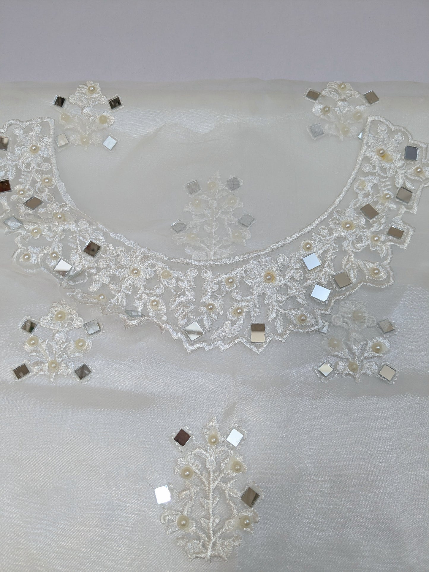 ZAINAB SALMAN WHITE MIRROR WORK 3PCS UNSTICH