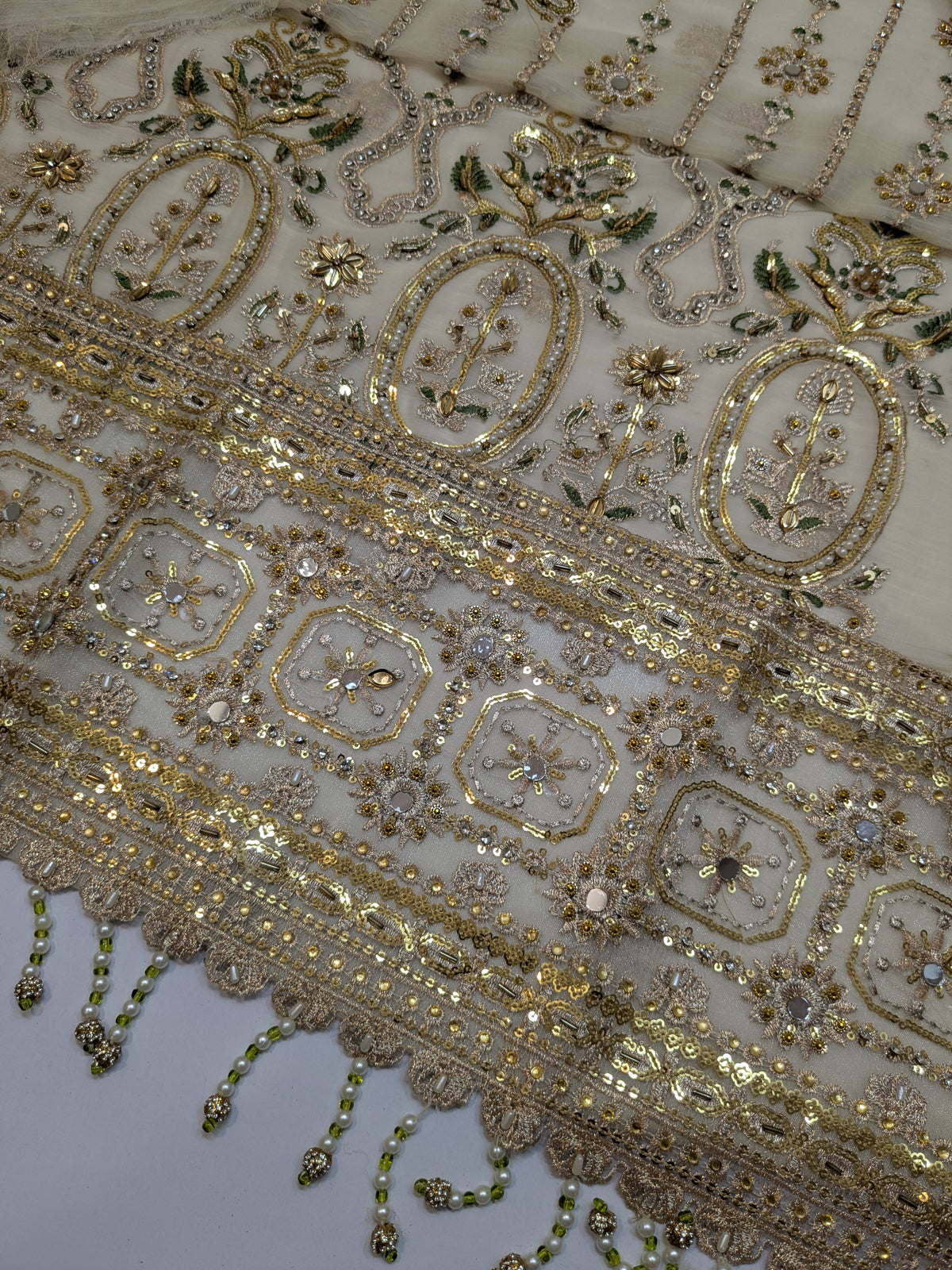 AKBAR ASLAM INSPIRED MEHRUNISA LUXURIOUS GHARARA