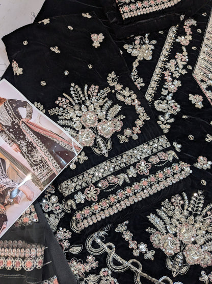 Aneela Sumbul Black Velvet Luxurious Look