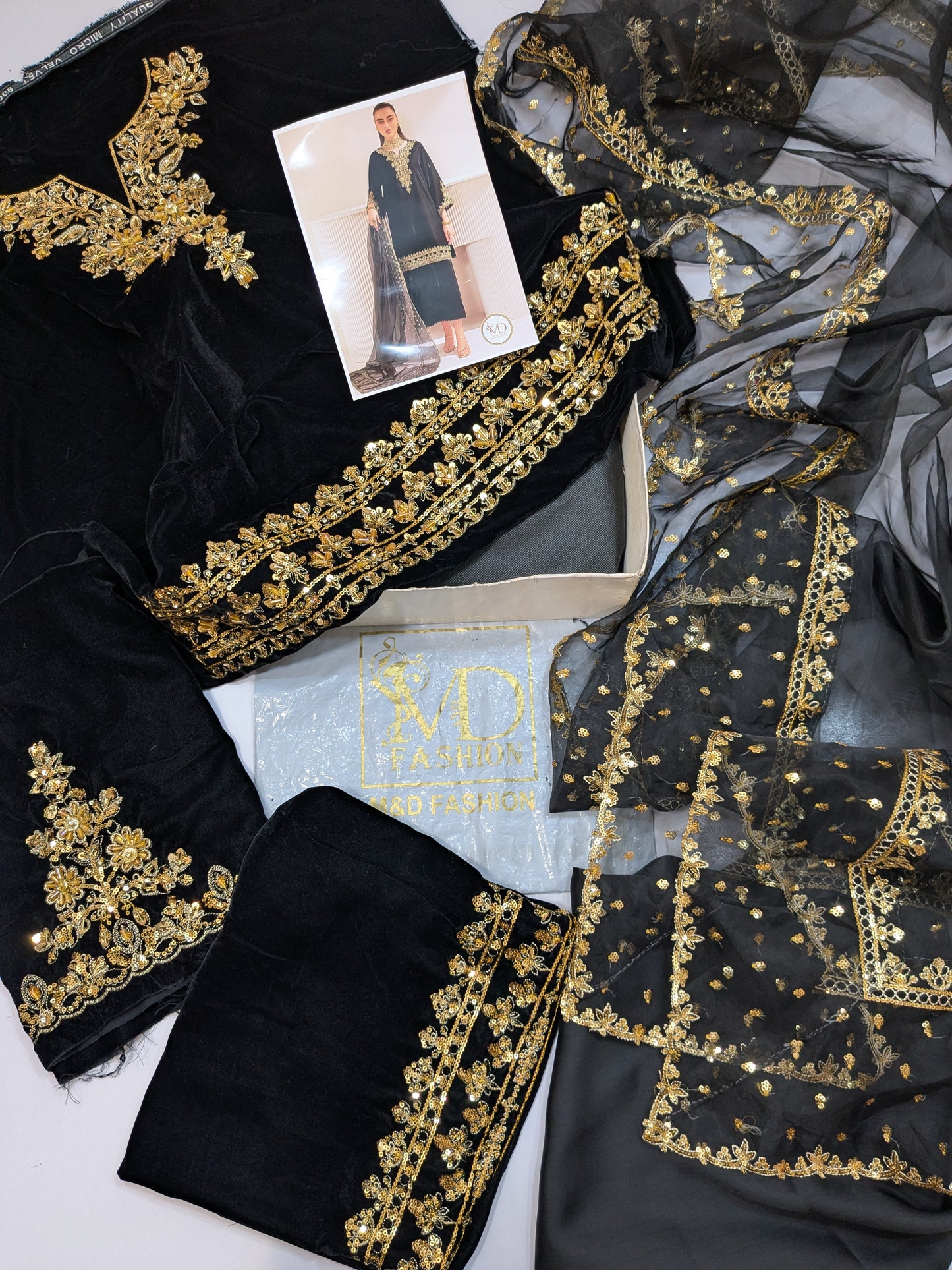 BAROQUE BLACK HAND EMBELLISHED VELVET 3PC