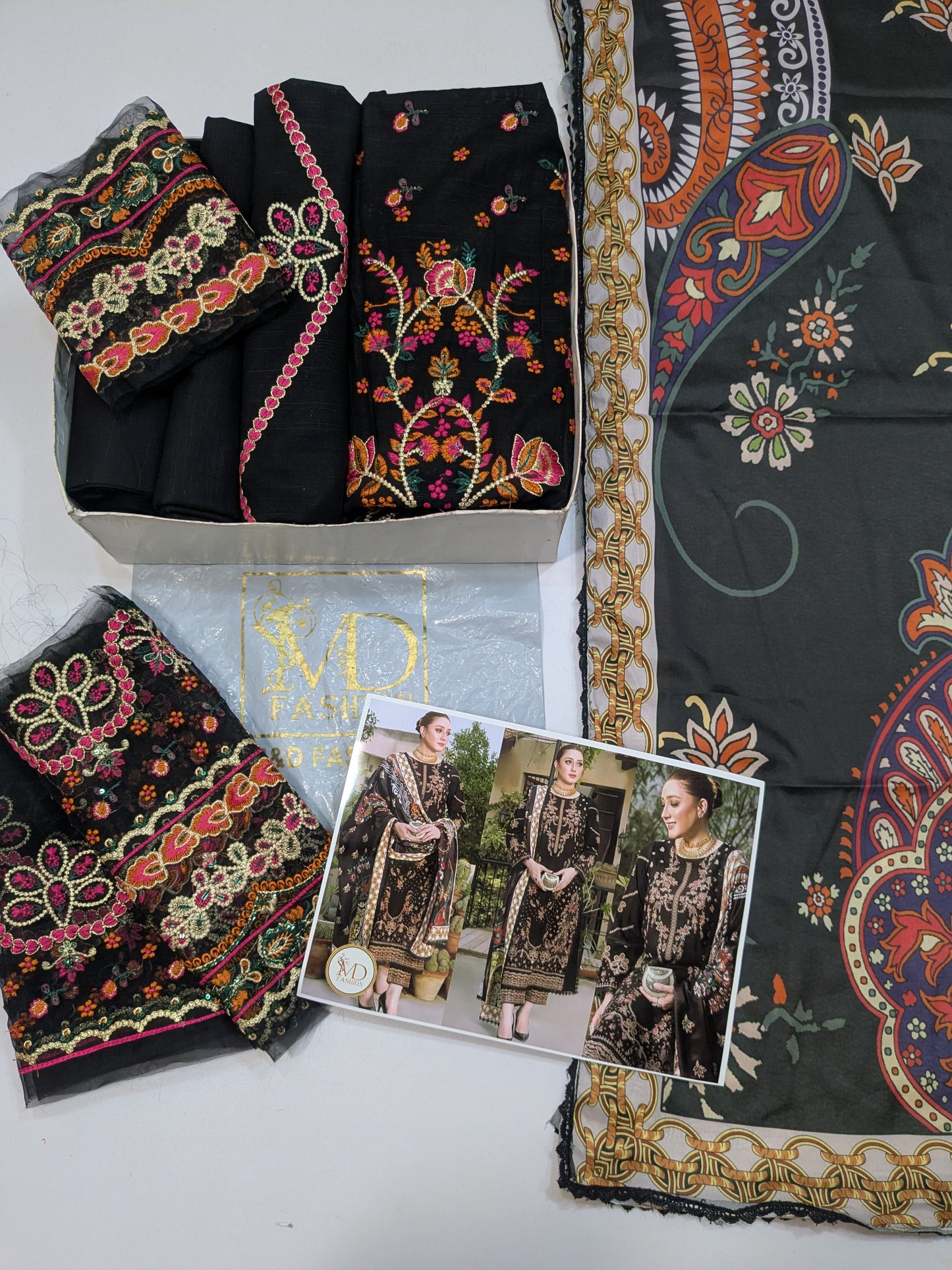 ANEELA KHADDAR EMBROIDERED MOMINA BLACK 3pcs