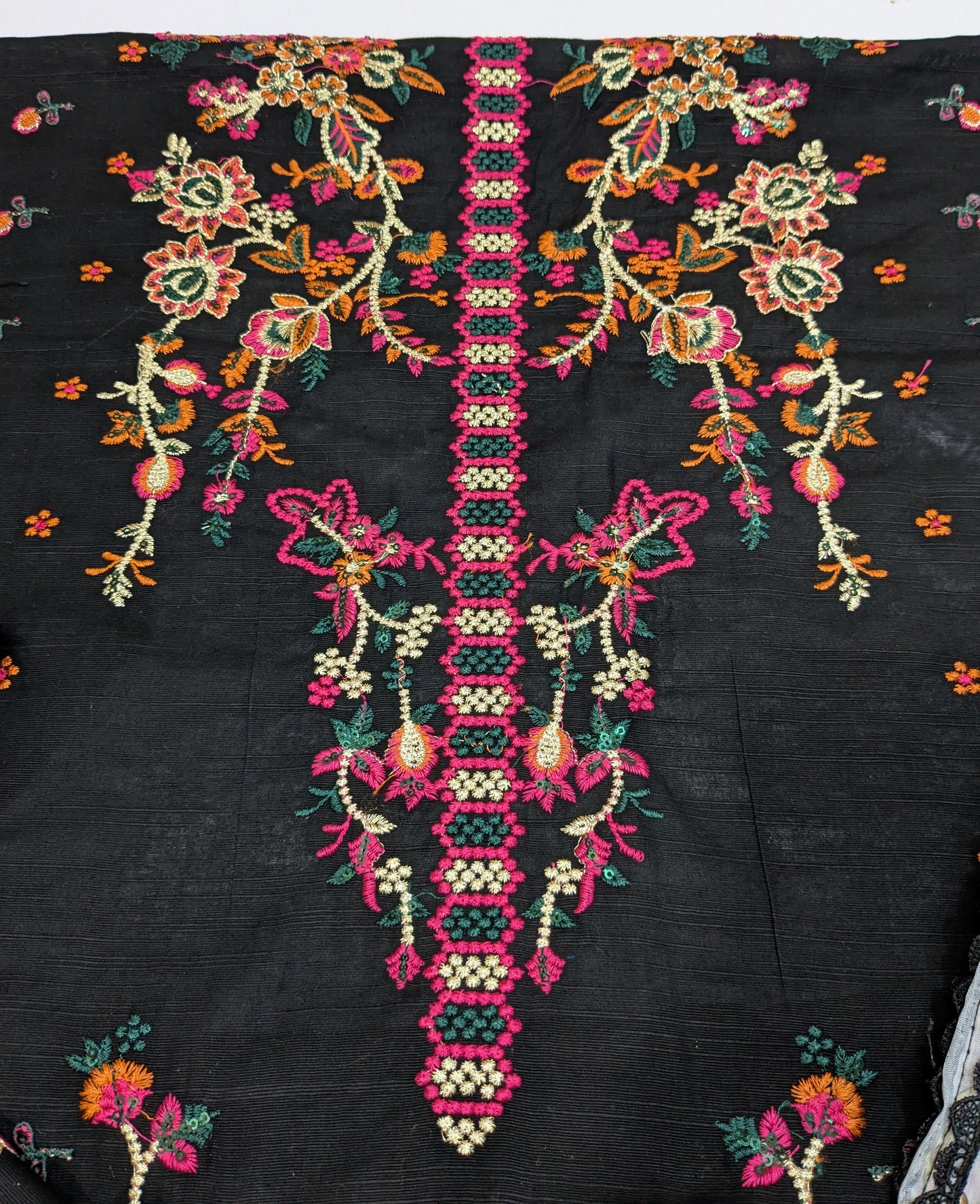 ANEELA KHADDAR EMBROIDERED MOMINA BLACK 3pcs