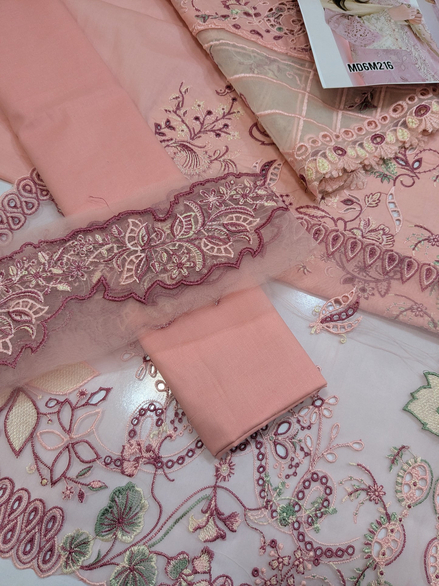 QALAMKAR HANIYA SAHIL KINARAY LUXURIOUS LAWN