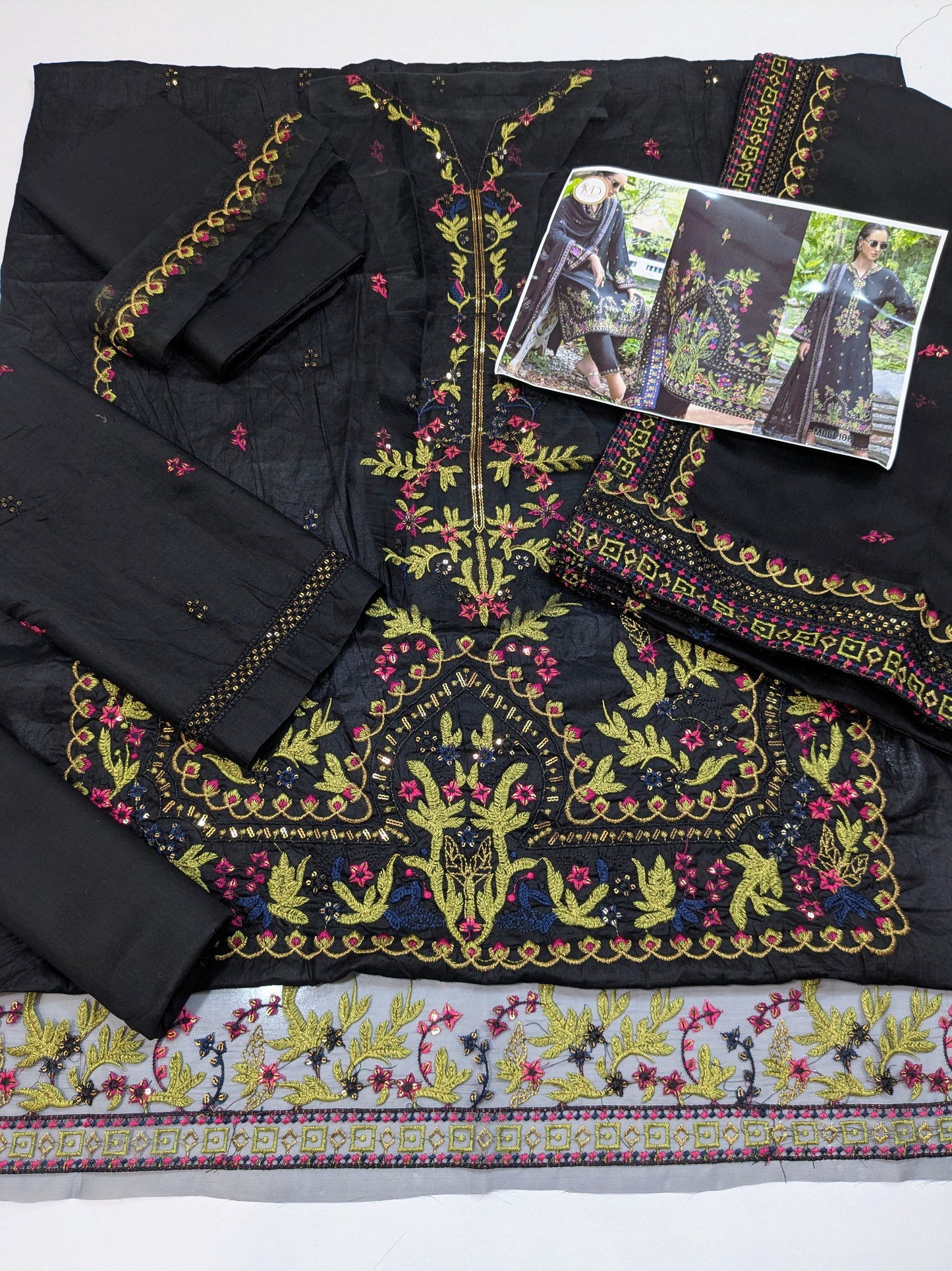 MUSHQ NUVERA LUXURIOUS LAWN BLACK